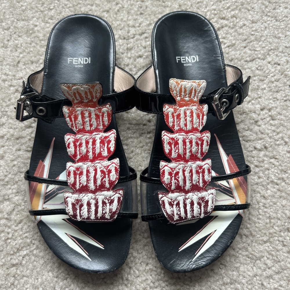 FENDI ROMA Patent Leather Slides women's flat sandals Sz 36 US Sz 5.5